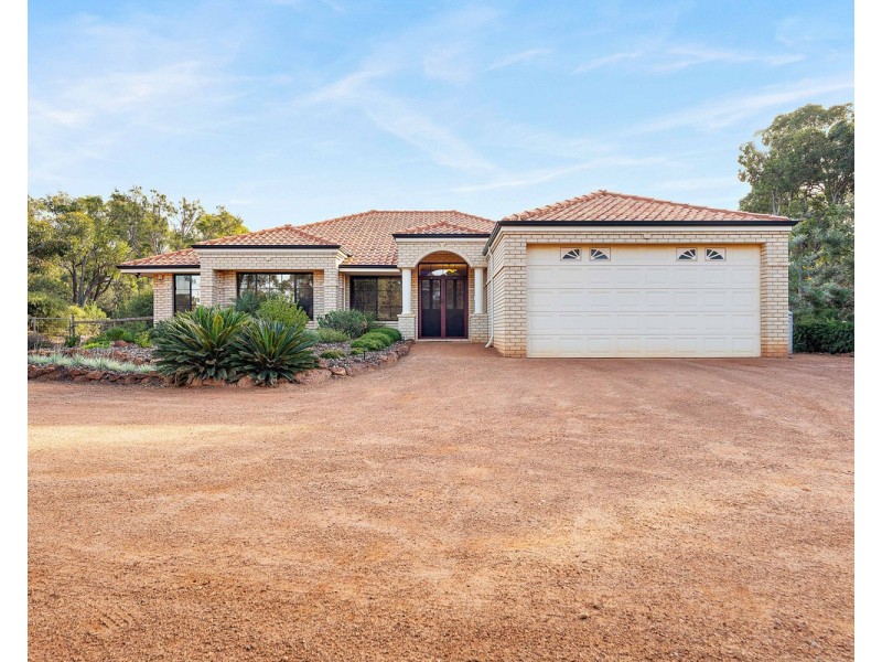 17 Darling Range Drive, Bedfordale WA 6112