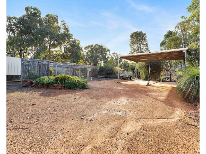 17 Darling Range Drive, Bedfordale WA 6112