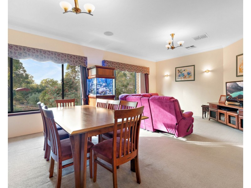 17 Darling Range Drive, Bedfordale WA 6112