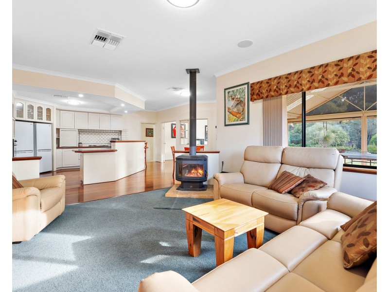 17 Darling Range Drive, Bedfordale WA 6112