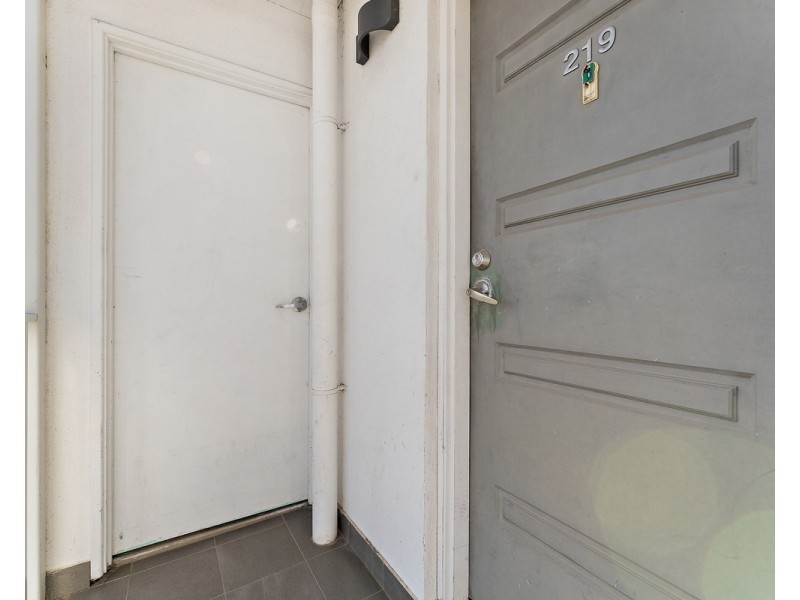 219/348 Railway Parade, Beckenham WA 6107