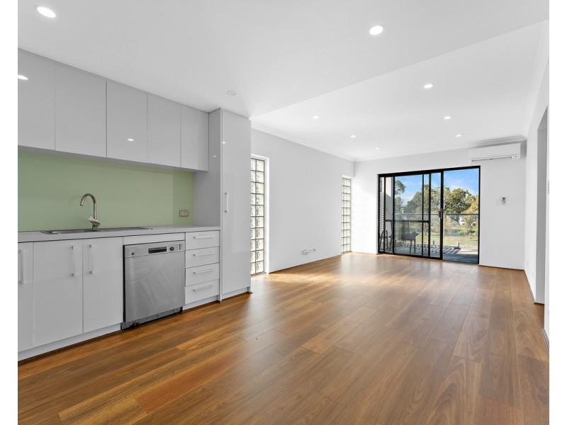 219/348 Railway Parade, Beckenham WA 6107