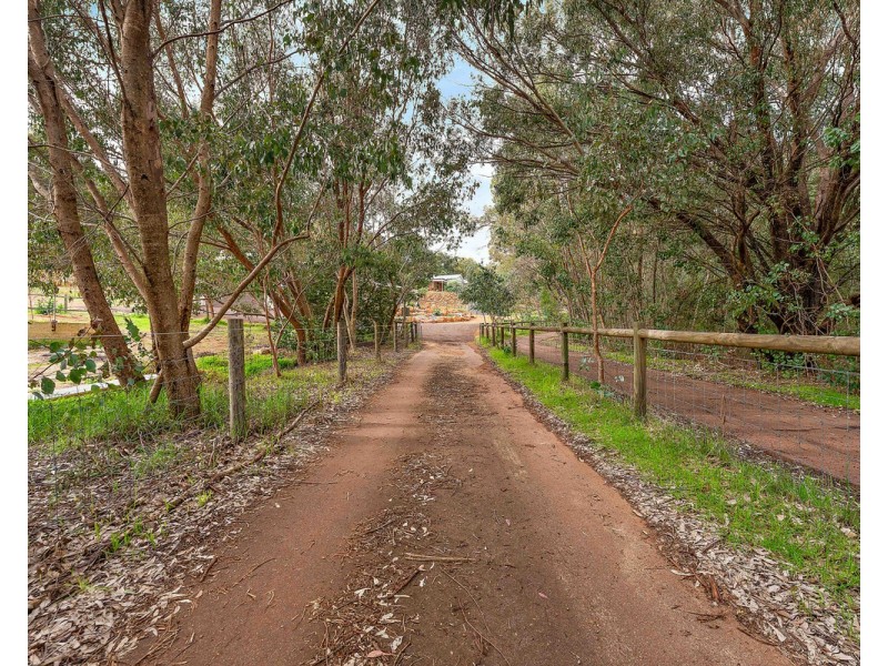 37 Grieve Way, Bedfordale WA 6112