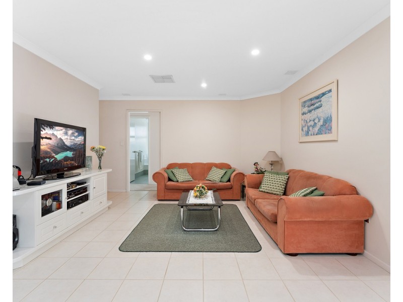 17 Granada Loop, Seville Grove WA 6112