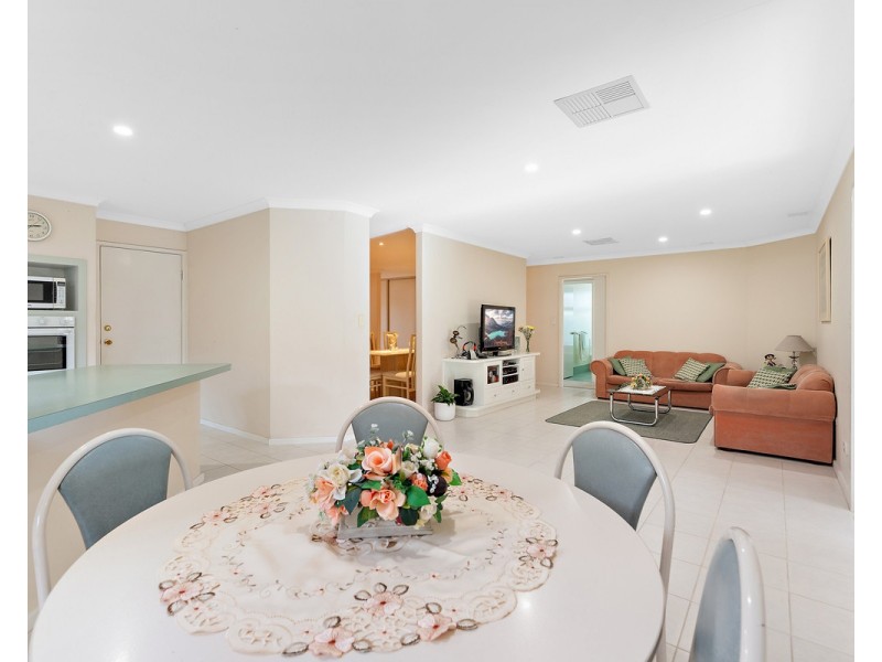 17 Granada Loop, Seville Grove WA 6112