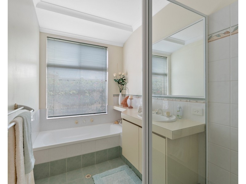 17 Granada Loop, Seville Grove WA 6112