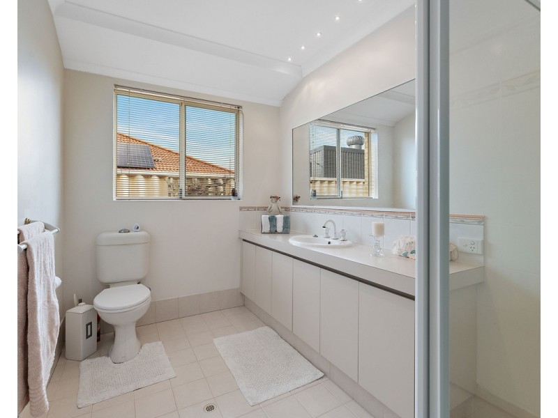 17 Granada Loop, Seville Grove WA 6112