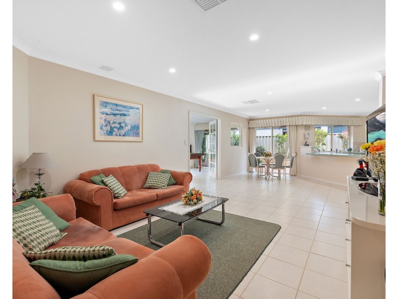 17 Granada Loop, Seville Grove WA 6112