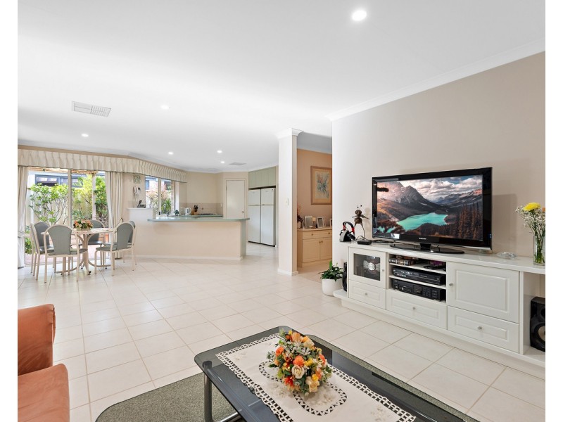 17 Granada Loop, Seville Grove WA 6112