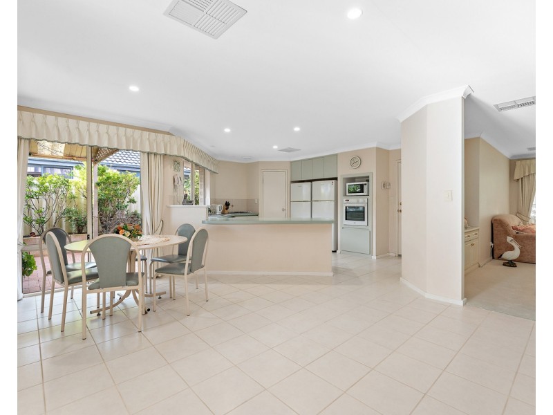 17 Granada Loop, Seville Grove WA 6112