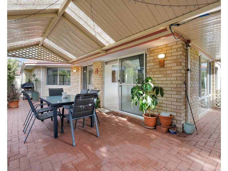 17 Granada Loop, Seville Grove WA 6112