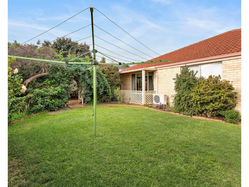 17 Granada Loop, Seville Grove WA 6112