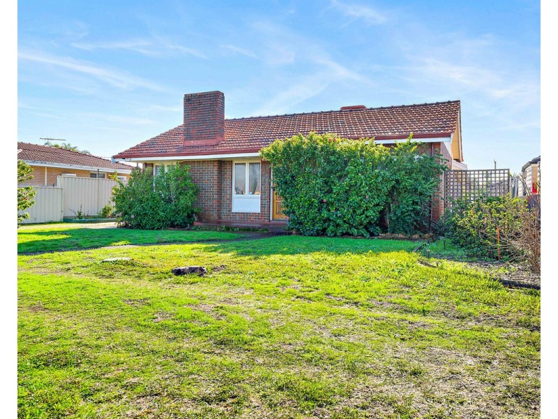122 Renou Street, East Cannington WA 6107