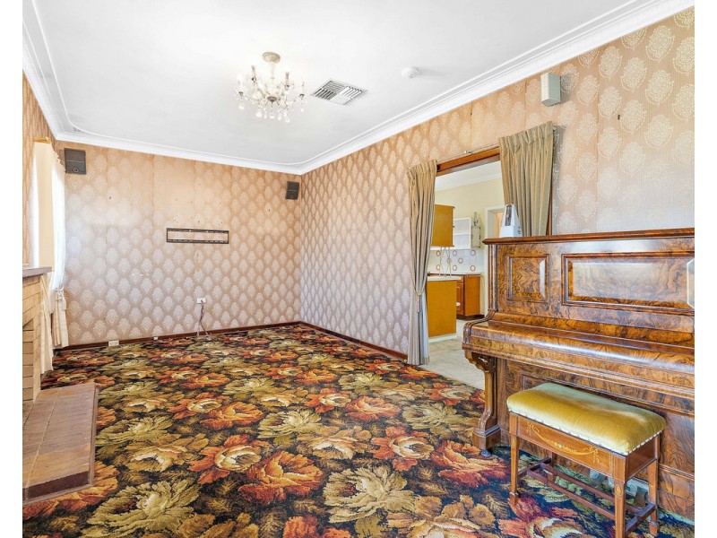 122 Renou Street, East Cannington WA 6107