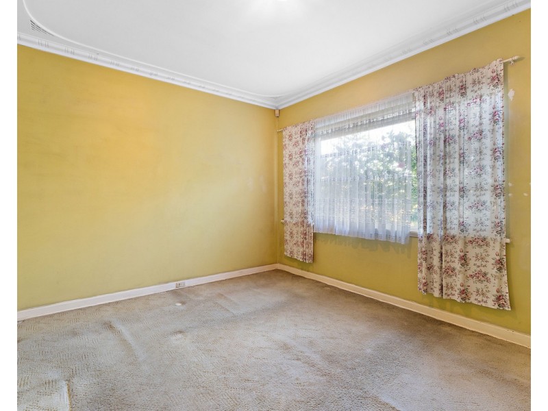 122 Renou Street, East Cannington WA 6107