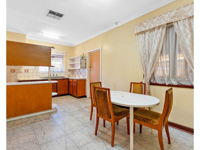 122 Renou Street, East Cannington WA 6107