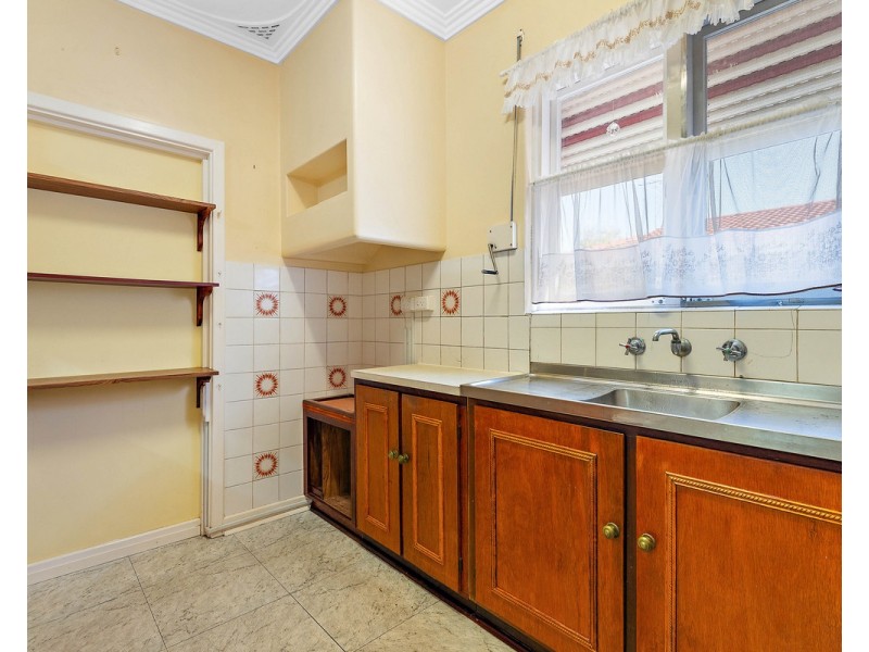 122 Renou Street, East Cannington WA 6107