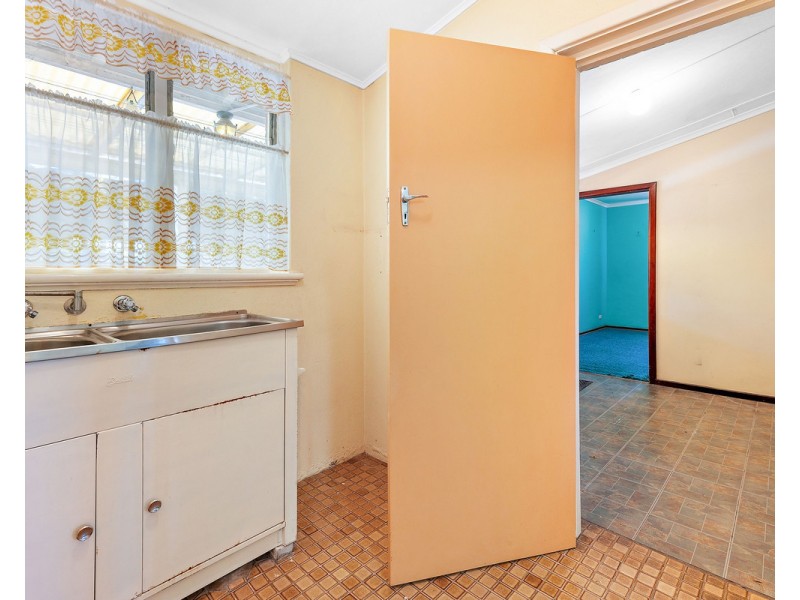 122 Renou Street, East Cannington WA 6107