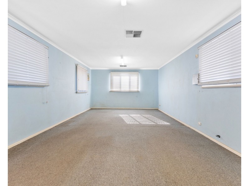 122 Renou Street, East Cannington WA 6107