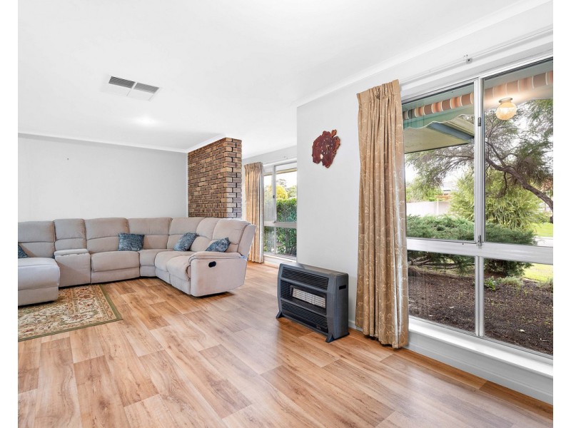 2 Talwin Court, Kelmscott WA 6111