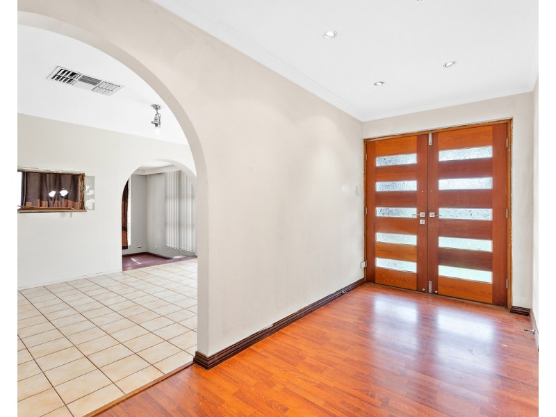 22 Binburra Way, Mount Nasura WA 6112