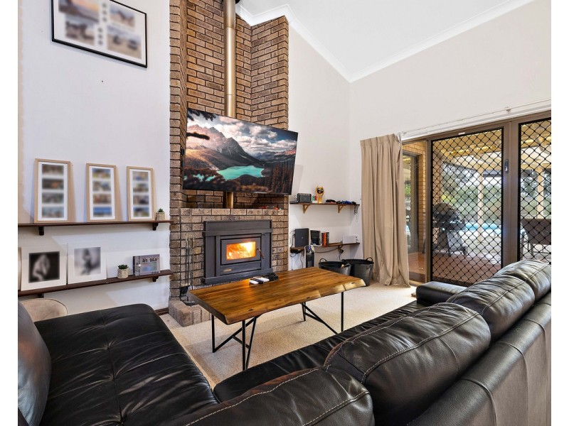 12 Orchid Drive, Roleystone WA 6111