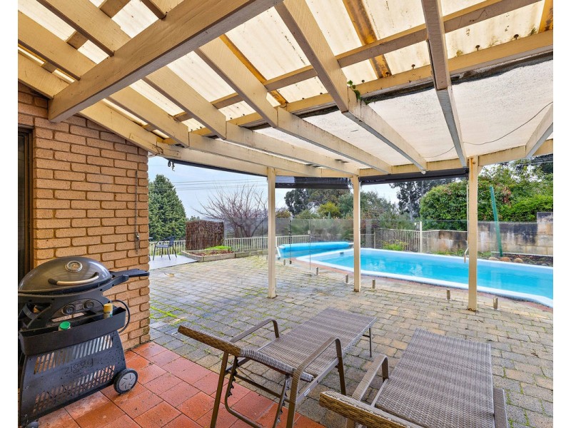 12 Orchid Drive, Roleystone WA 6111