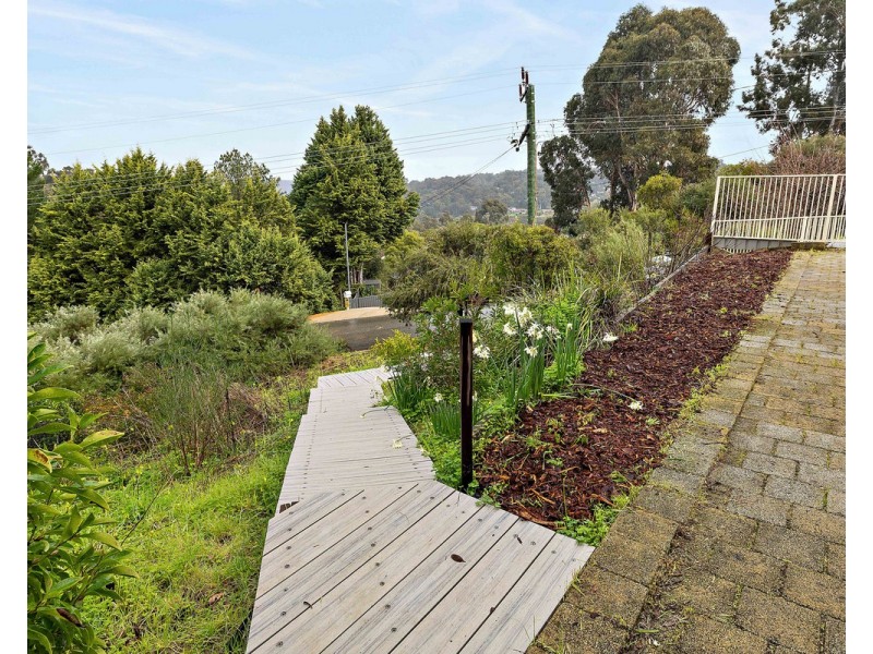 12 Orchid Drive, Roleystone WA 6111