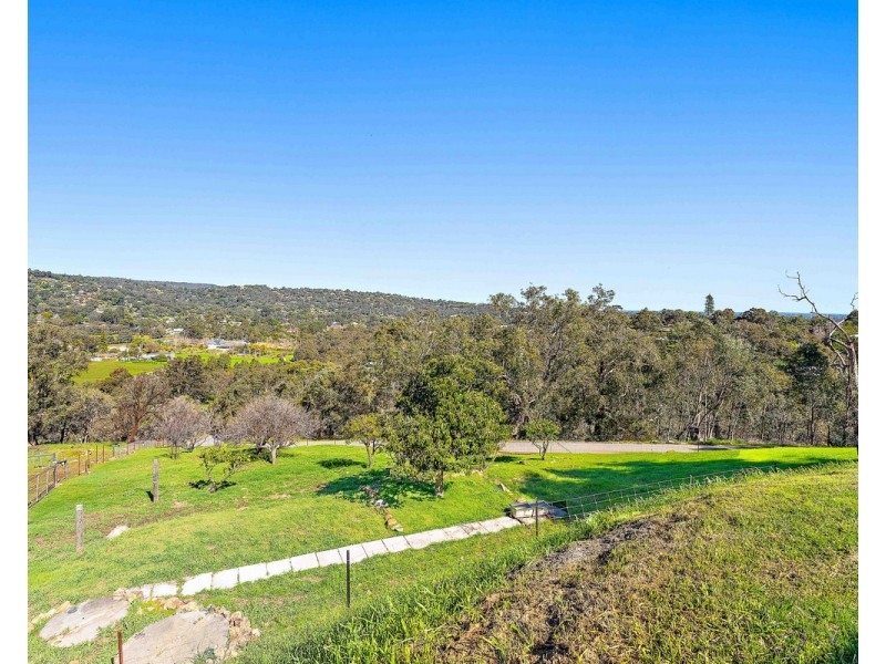 24 Grade Road, Kelmscott WA 6111