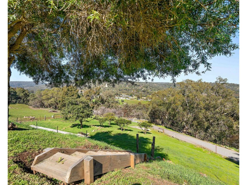 24 Grade Road, Kelmscott WA 6111