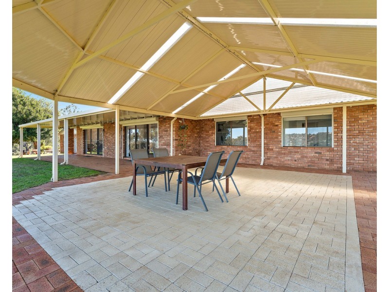 24 Grade Road, Kelmscott WA 6111