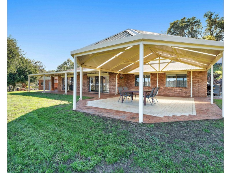 24 Grade Road, Kelmscott WA 6111