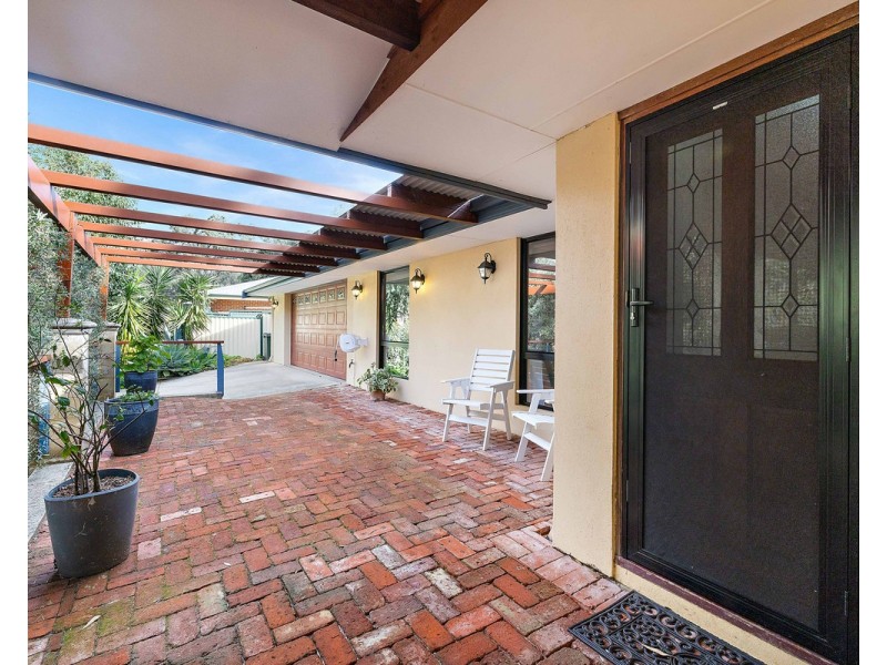 81 Amethyst Crescent, Mount Richon WA 6112