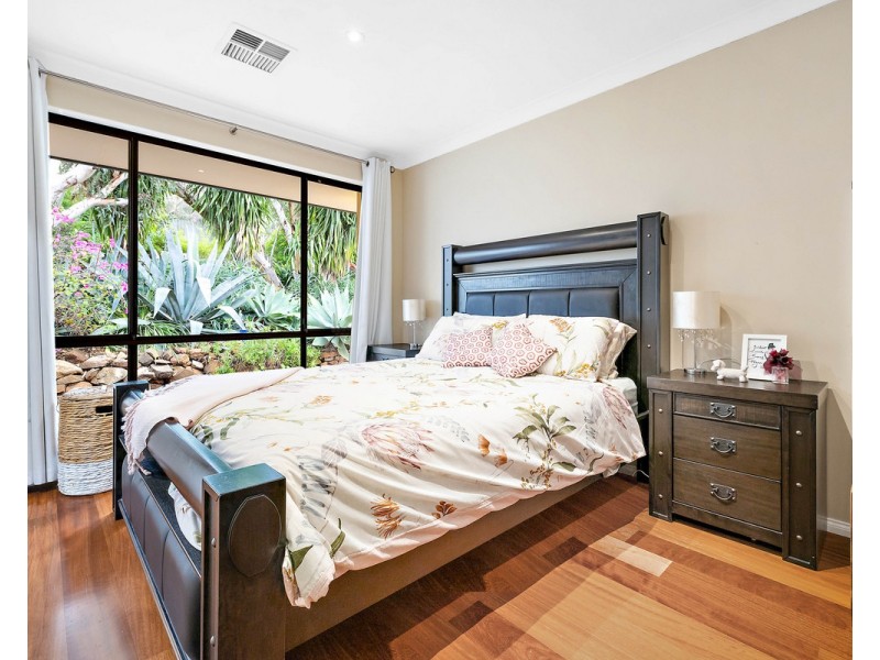 81 Amethyst Crescent, Mount Richon WA 6112