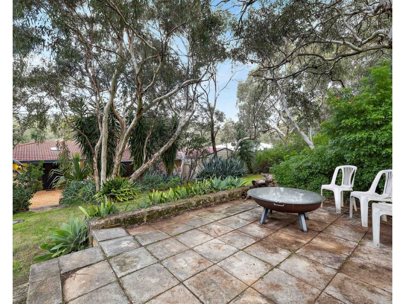 81 Amethyst Crescent, Mount Richon WA 6112