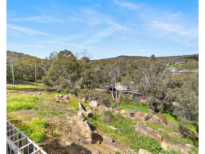 4 Wyong Place, Mount Nasura WA 6112