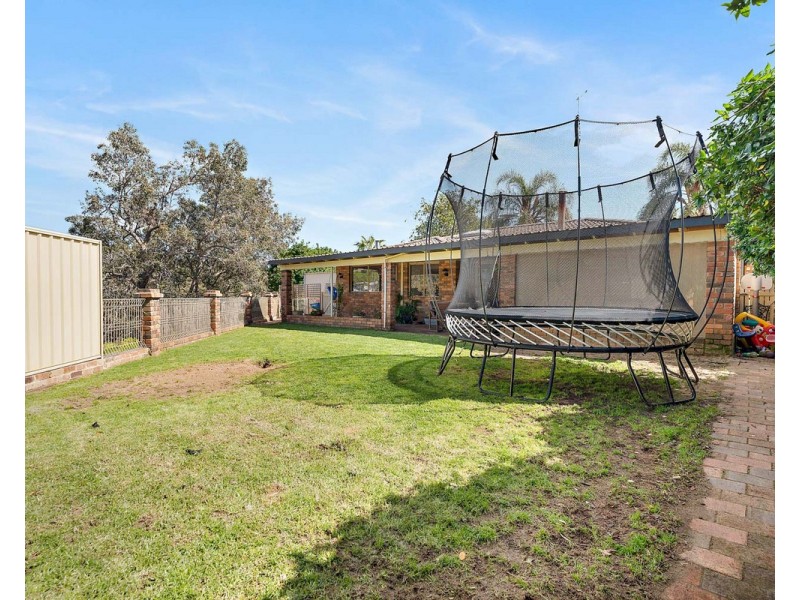 4 Wyong Place, Mount Nasura WA 6112