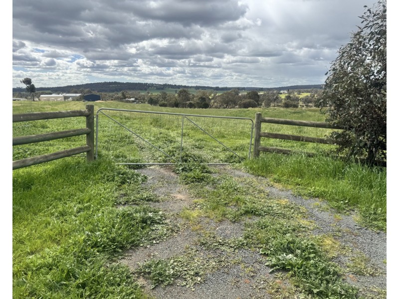 Lot 27,  Charlton Road, Wandering WA 6308