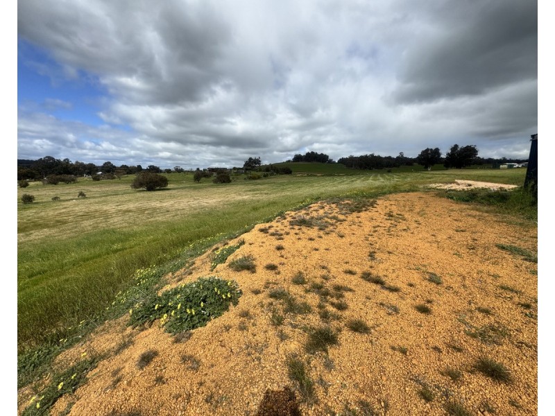 Lot 27,  Charlton Road, Wandering WA 6308