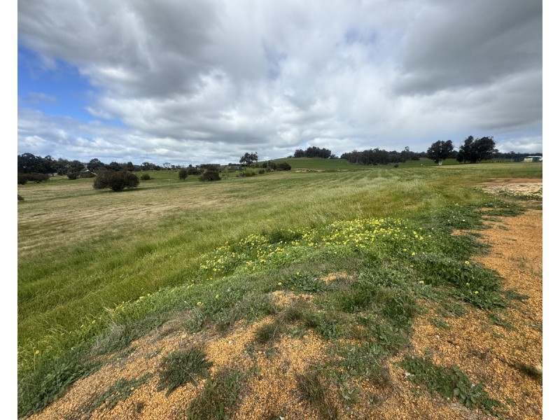 Lot 27,  Charlton Road, Wandering WA 6308