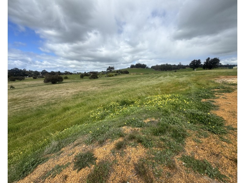 Lot 27,  Charlton Road, Wandering WA 6308