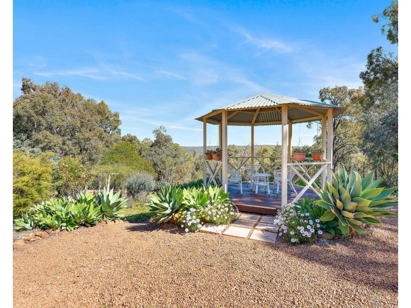 43 Wallangarra Drive, Bedfordale WA 6112