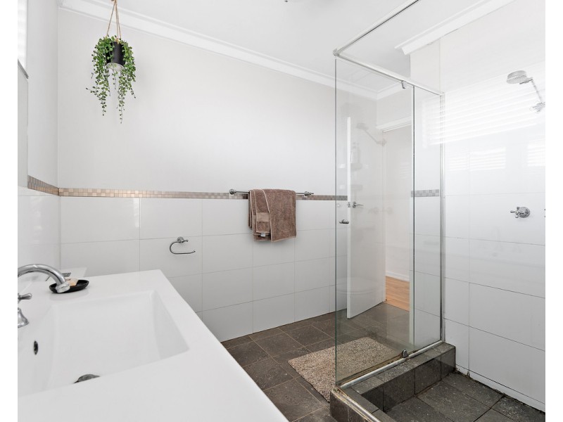 12 Alola Street, Kelmscott WA 6111