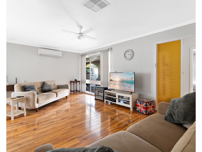 12 Alola Street, Kelmscott WA 6111