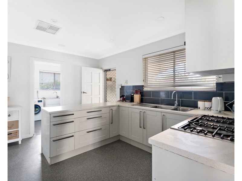 12 Alola Street, Kelmscott WA 6111