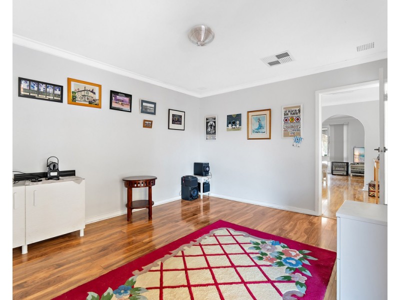 12 Alola Street, Kelmscott WA 6111