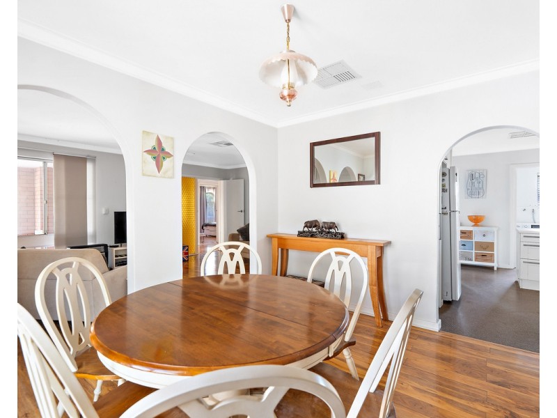 12 Alola Street, Kelmscott WA 6111