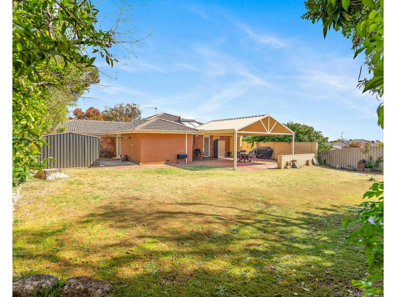 12 Alola Street, Kelmscott WA 6111