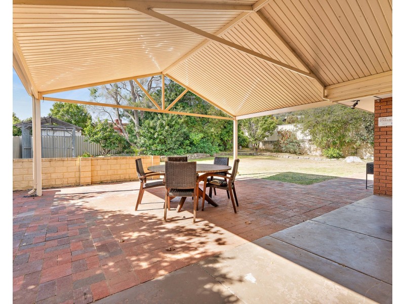 12 Alola Street, Kelmscott WA 6111