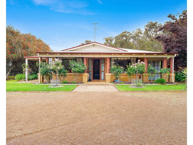 328 Albany Highway, Bedfordale WA 6112